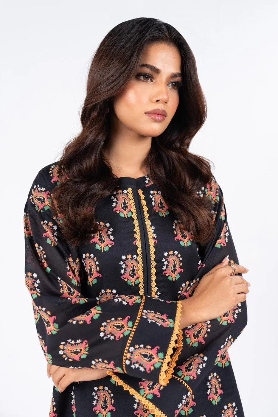 2 Pc Printed Lawn Suit With Cambric Trouser