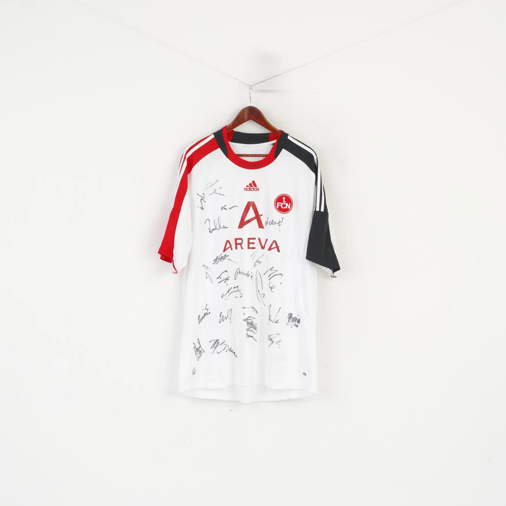 Adidas Men XXL Shirt White 1. FCN Nurnberg Vintage Team Singned Football Jersey