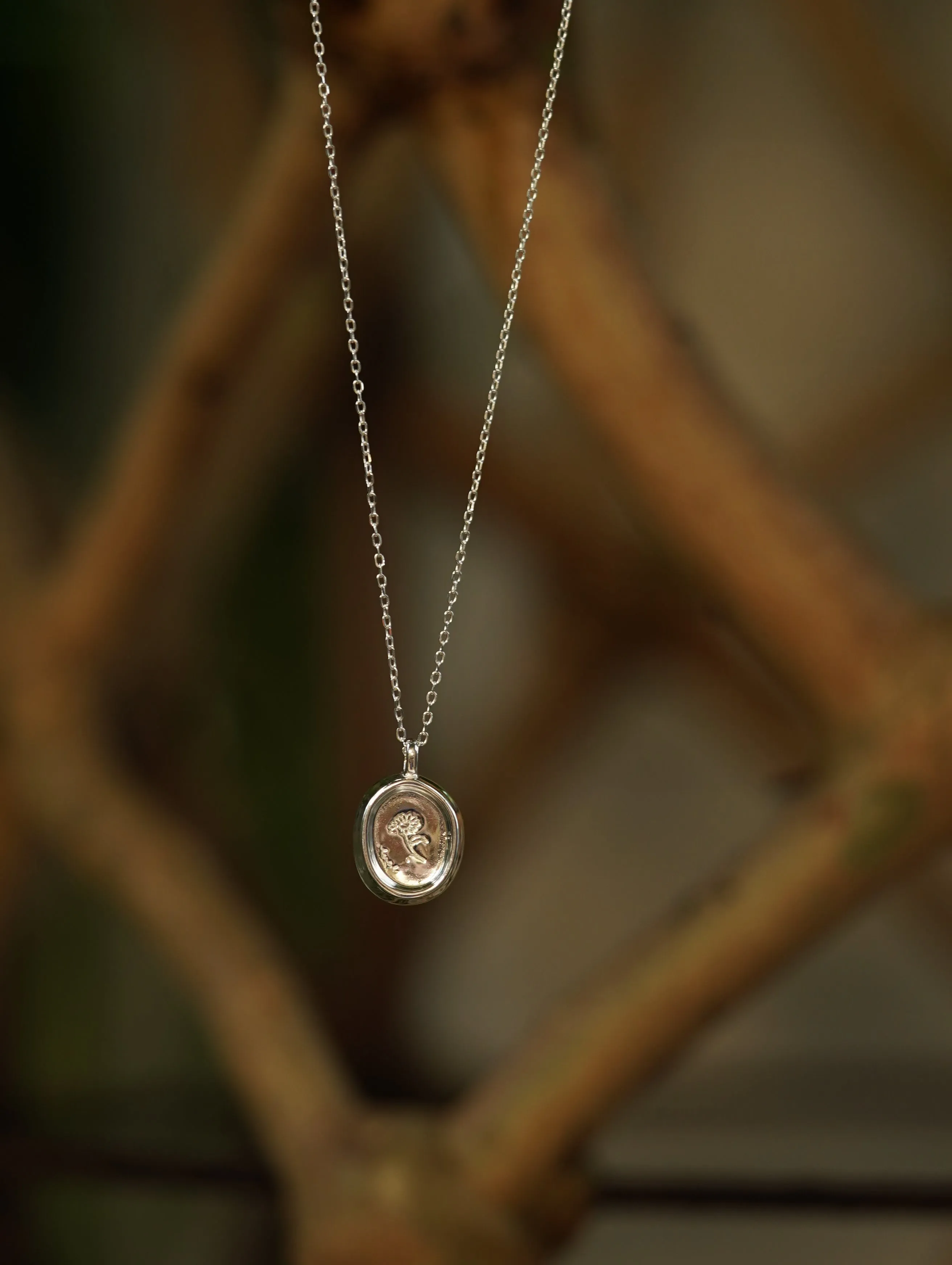 Simple Style Flower Sterling Silver Pendant Necklace -Silver