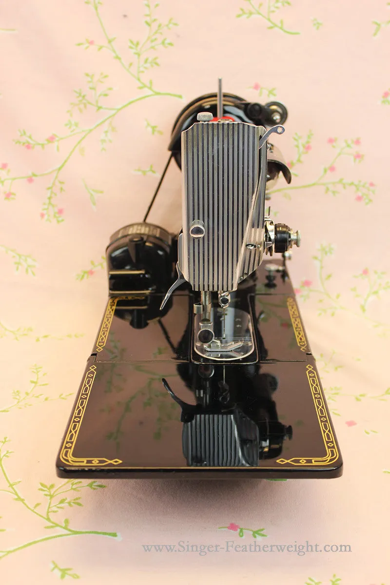 Singer Featherweight 222K Sewing Machine EK633***