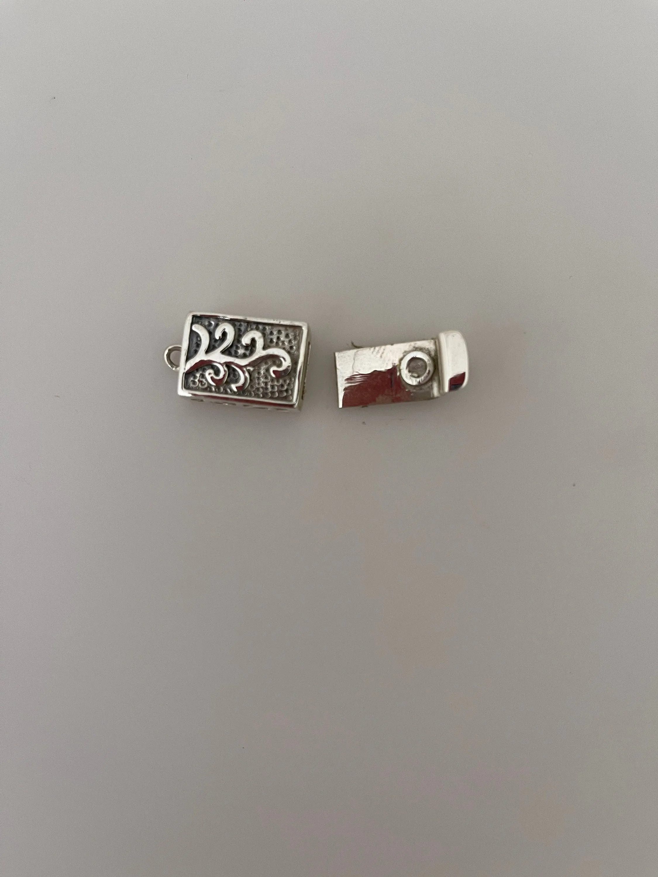 Sterling Silver Clasp /Claps Size :27mmX11mm C8SS