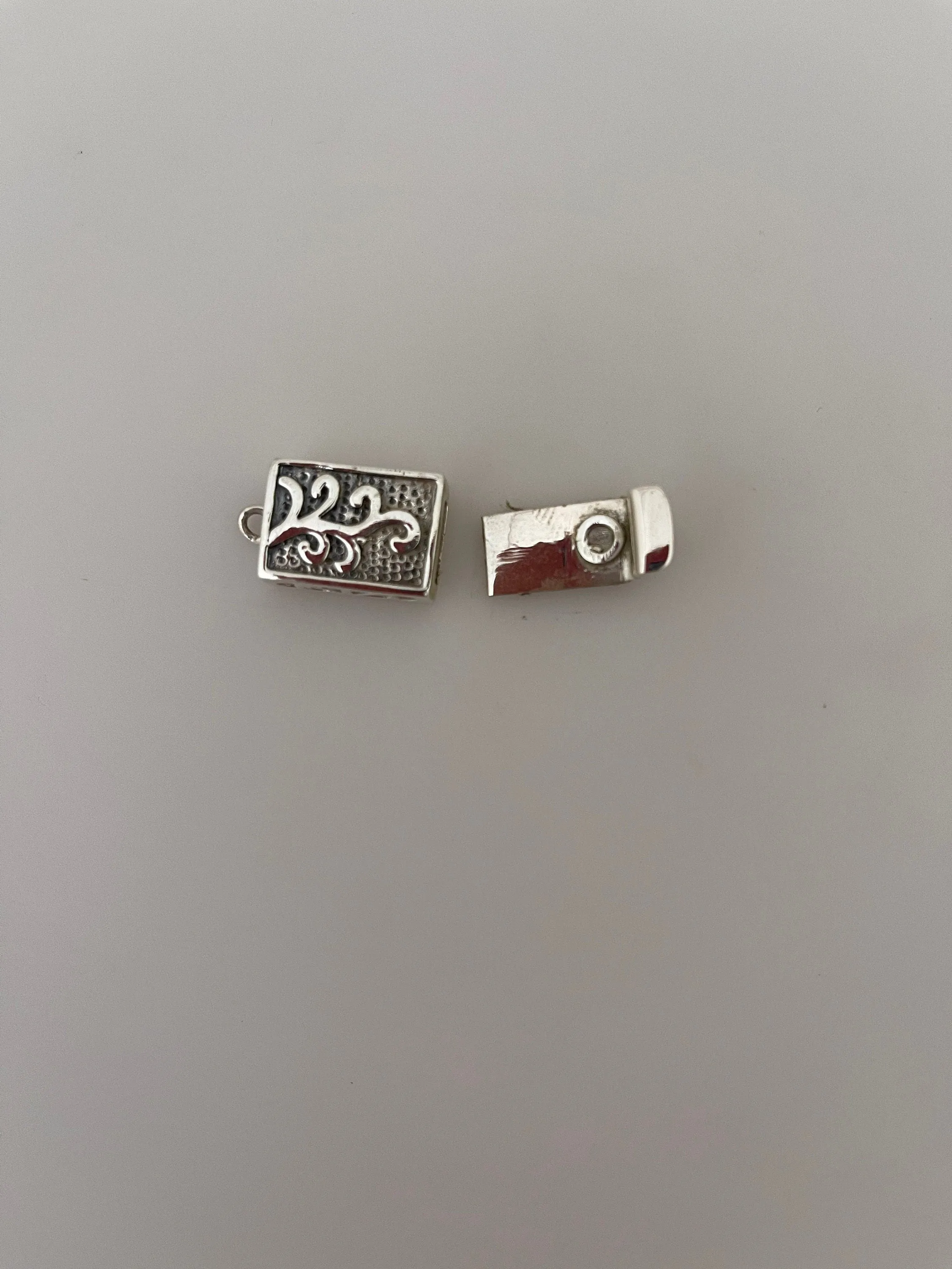 Sterling Silver Clasp /Claps Size :27mmX11mm C8SS